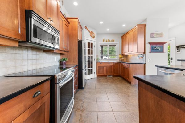 337 Providence Ave, Kelowna BC