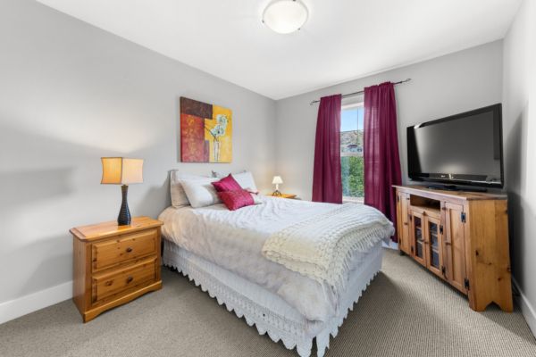 337 Providence Ave, Kelowna BC