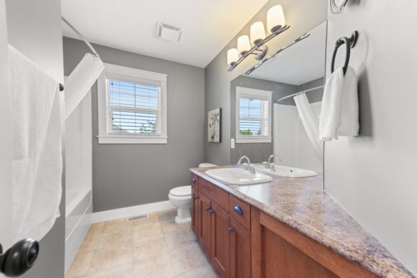 337 Providence Ave, Kelowna BC