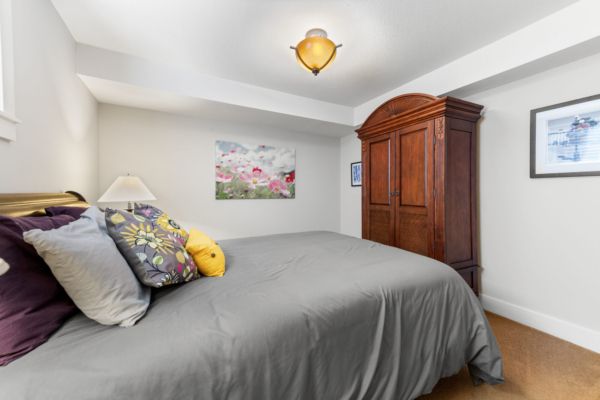 337 Providence Ave, Kelowna BC