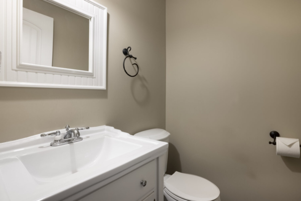 759 McClure Road - En suite guest bathroom QVA