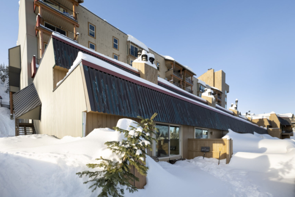 Ski-in ski-out suite Big White QVA