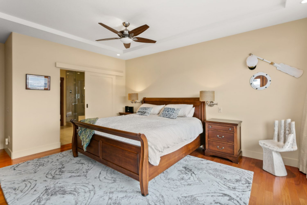 6-695 Westside Road N - Luxury master bedroom - Quincy Vrecko