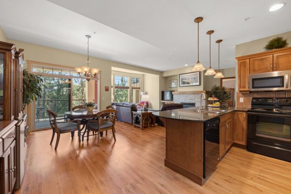 125-1795 Country Club Drive - Kelowna luxury townhouse - QVA