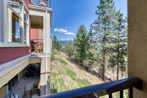 125-1795 Country Club Drive - Kelowna golf community - QVA
