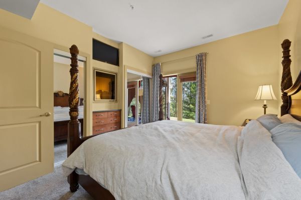 125-1795 Country Club Drive - Master bedroom- QVA