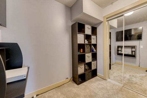 125-1795 Country Club Drive - Spare bedroom - QVA