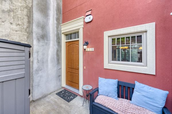 125-1795 Country Club Drive - Back entrance - QVA