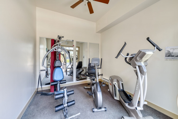 125-1795 Country Club Drive - Exercise room - QVA