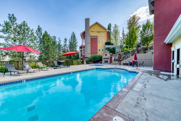 125-1795 Country Club Drive - Townhouse with pool - QVA