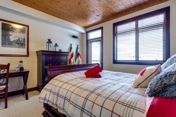304-7700 Porcupine QVA Properties (5) Bedroom