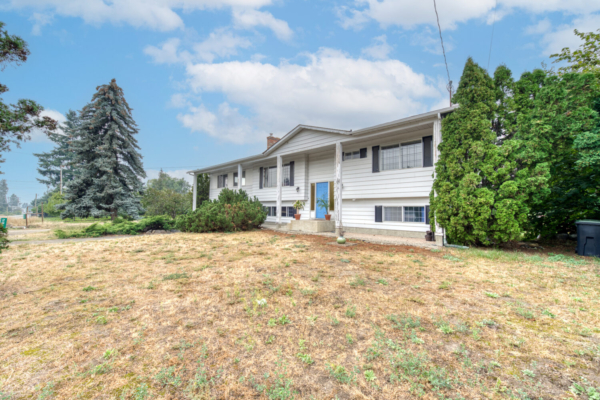 2970 McCulloch-side View/lawn