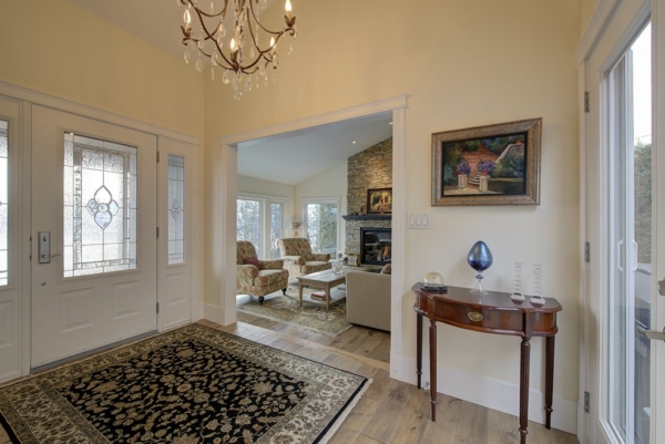 2650 Lakeview Rd - Foyer