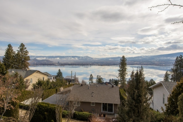 2650 Lakeview Rd- View