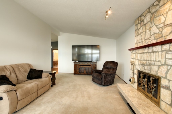 1750 Sonora Dr Family Room (2)